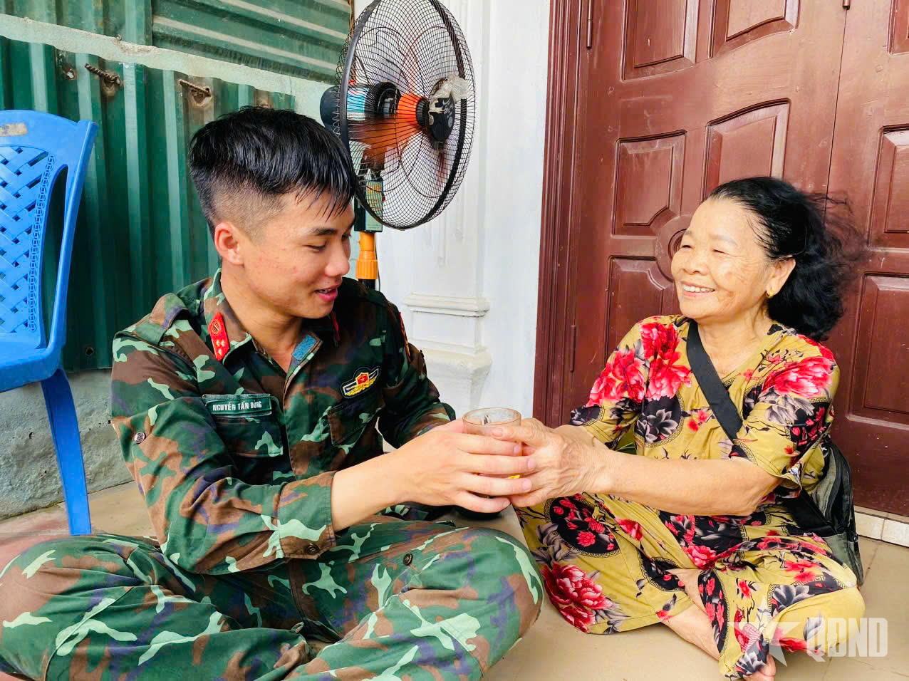 Lữ đoàn 134 (Binh chủng Thông tin liên lạc): Chú trọng làm tốt công tác dân vận trong thi công tuyến cáp